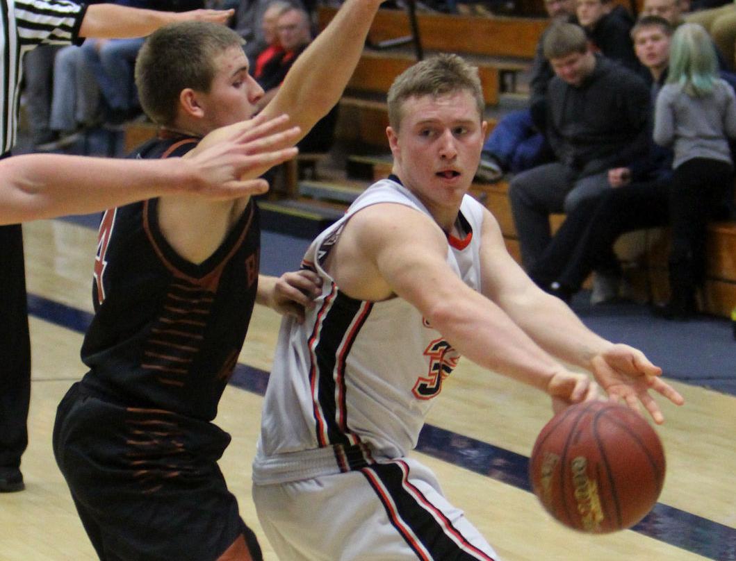 Bloomer boys basketball vs Stanley-Boyd at UW-Stout 12-1-18